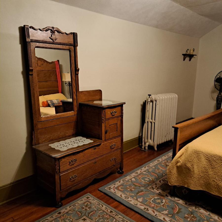 Harriott House, The Gallery Forest Room Terre Haute Ngoại thất bức ảnh